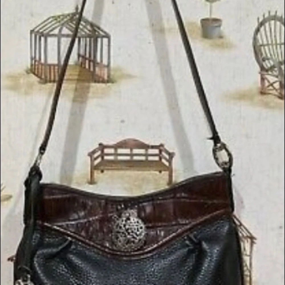 BRIGHTON  VINTAGE  BLACK  AND BROWN  LEATHER  SHOULDER  HANDBAG. - Picture 3 of 8
